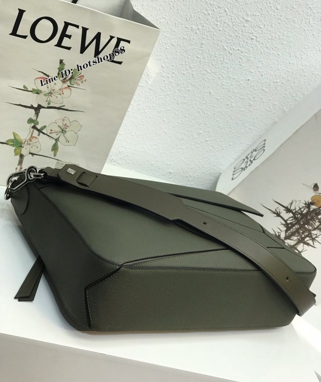 Loewe羅意威Puzzle男款系列郵差包單肩背包斜挎男包 軍綠 型號11359 lyw1010